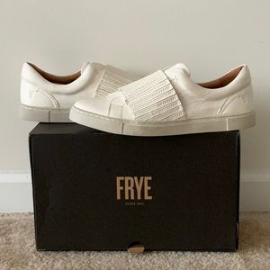 NWT Frye leather loafer
